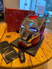 Photo client de Masque Iron Man MK5 activé, visière motorisée — Gearfinch