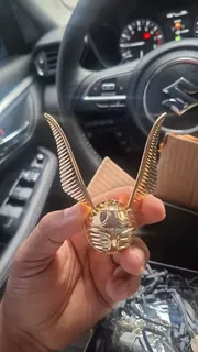 Kundenfoto für Golden-Snitch-Ringbox mit Zauberstab-Schlüssel — Gearfinch