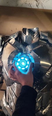 Klantfoto voor Iron Man MK3 Arc Reactor met licht en verwisselbare frontplaten — Gearfinch