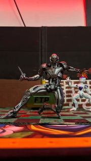 Kundenfoto für Age-of-Ultron-Actionfigur als Sammlerstück — Gearfinch
