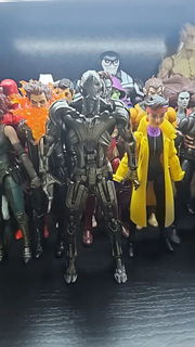 Kundenfoto für Age-of-Ultron-Actionfigur als Sammlerstück — Gearfinch