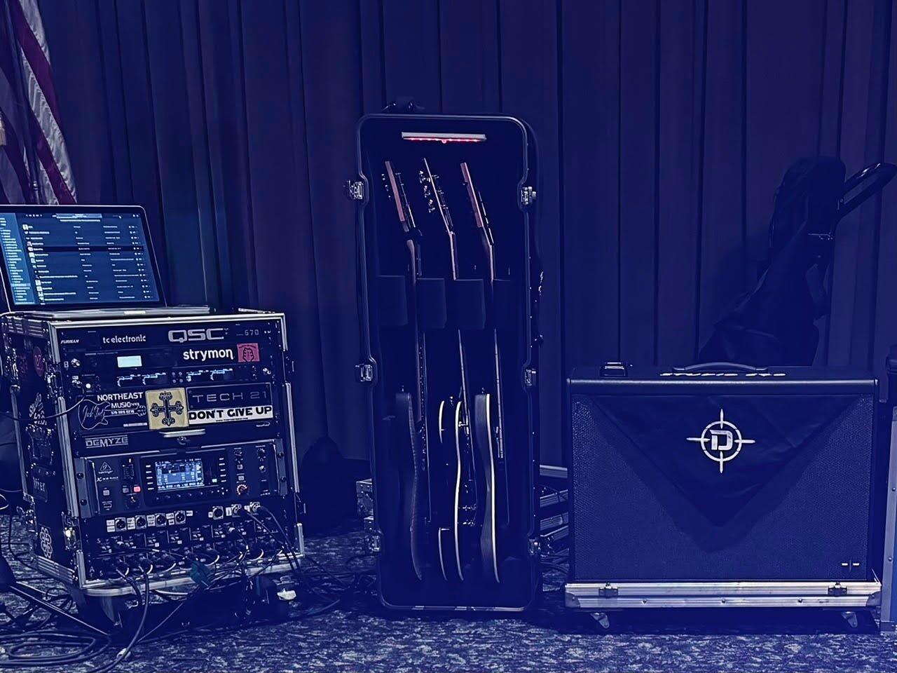 magnatone製　3ネック スティールギター ハードケース付 GTX Triple Electric Guitar Case - Flight Safe Touring Vault