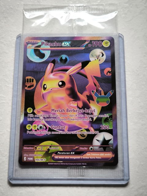 Lot de 2 cartes Pikachu ex FUR Day & Night - 164/M-P + 165/M-P - 30th Celebration - Indonésien - Scellées