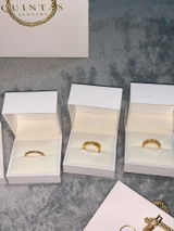 j.e. review photo