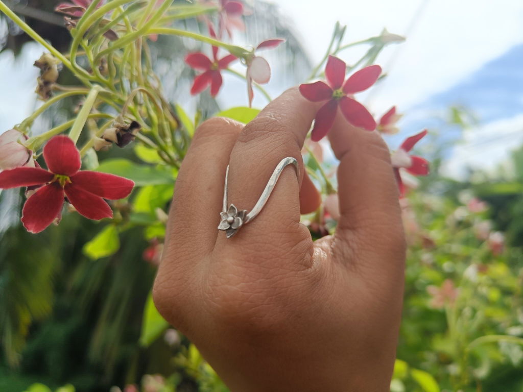 Padma Vanki Ring
