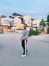 umair hassan review photo