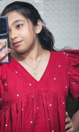 Divya Jolly review photo