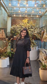 Nive Jeyabalan review photo