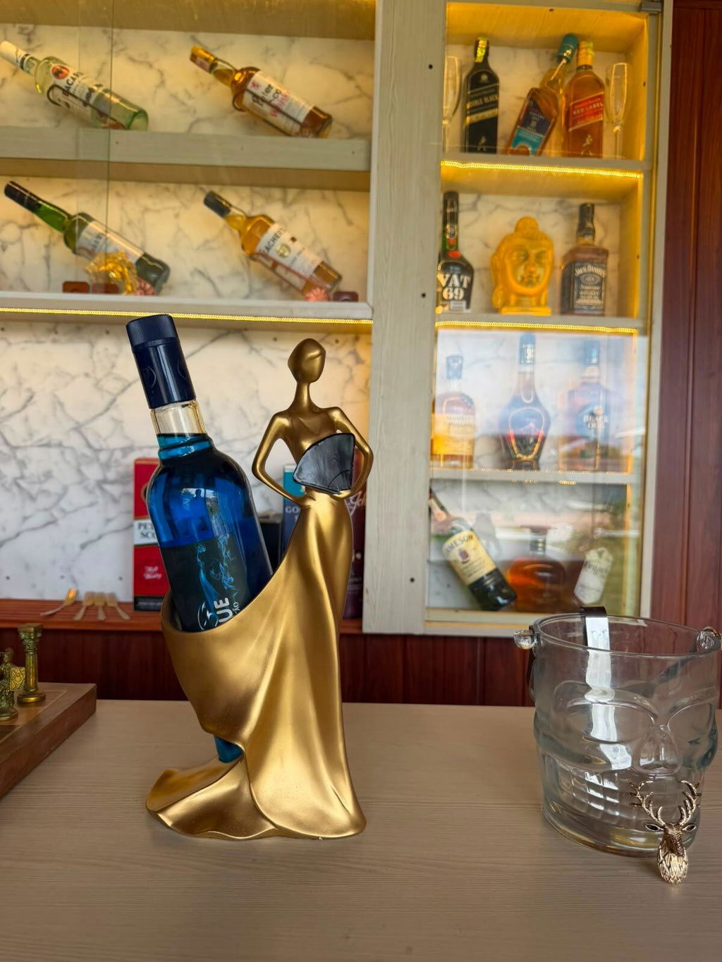 Modern Wine Holder with Lady