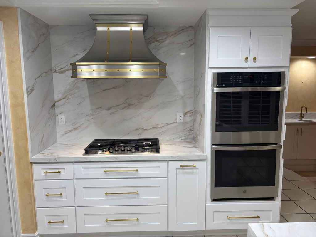 [CUSTOM] RHM Sweep Stainless and Brass Custom Range Hood SH3-C2BTRM