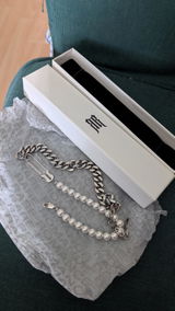 D.J. review photo