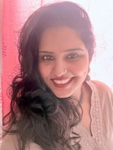 Meenakshi Pandey review photo