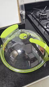 Lukas review photo