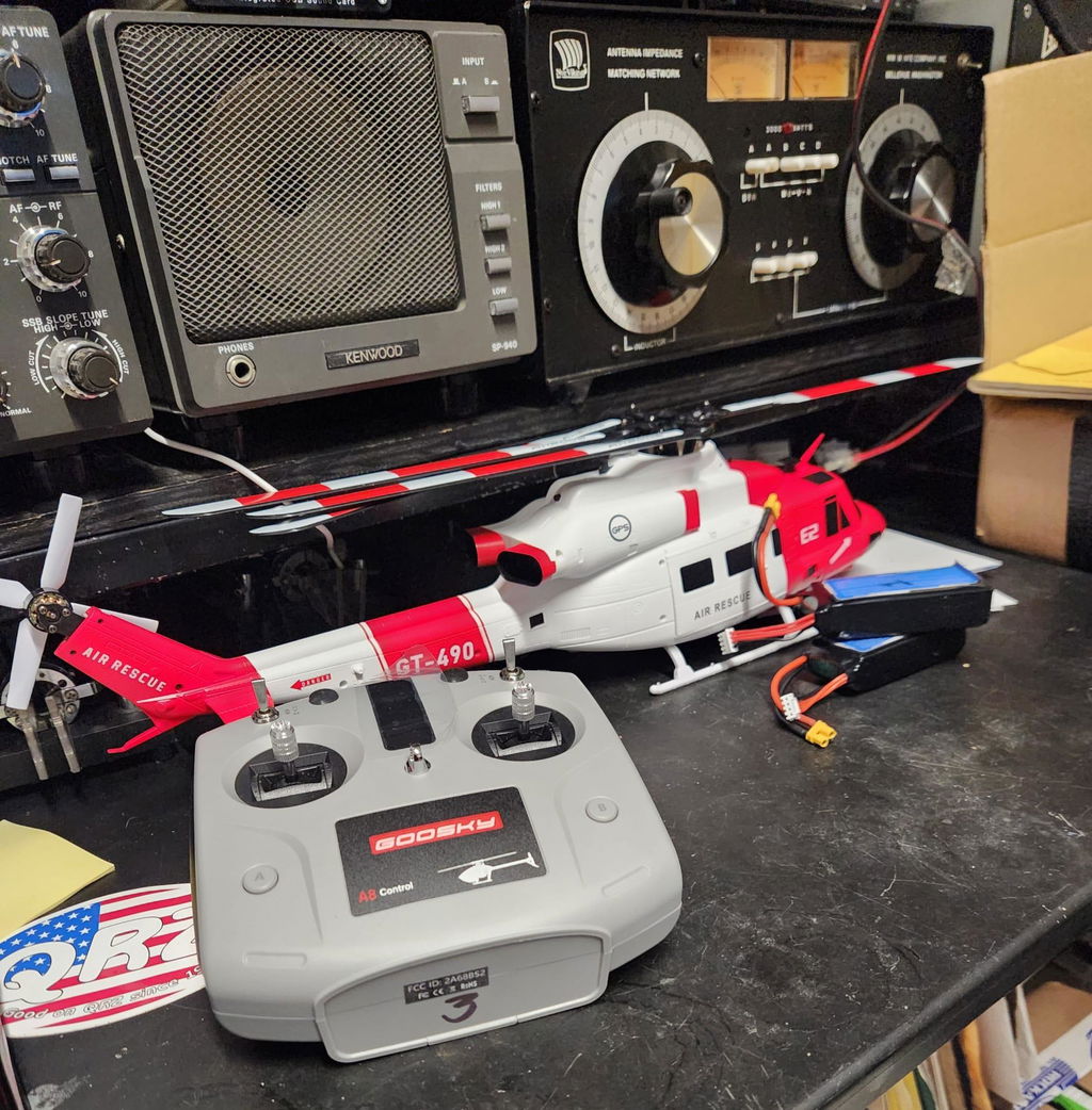 GOOSKY E2 UH-1Y 2.4G 6CH RC Helicopter Brushless Direct Drive Scale Model with LiDAR Positioning GPS Version Rescue Livery RTF (MODE1/MODE2 Switchable)