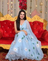 Aparna Saraswat review photo