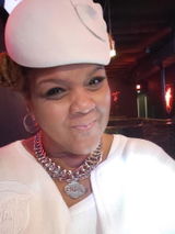 Lola Boldon review photo