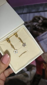 Isha singh review photo