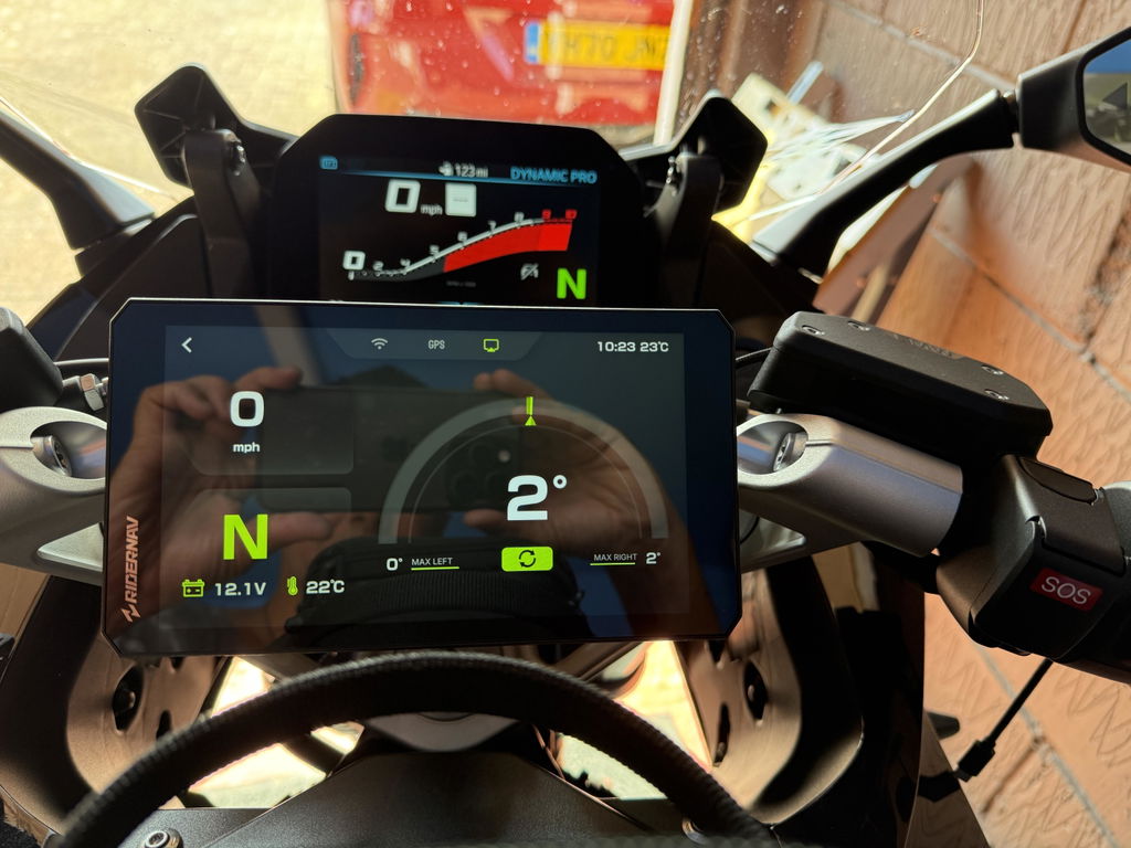 R7M BMW 7-inch Display: Built for BMW. Made for Control