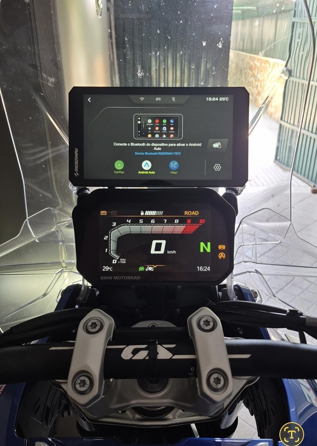 R7M BMW 7-inch Display: Built for BMW. Made for Control