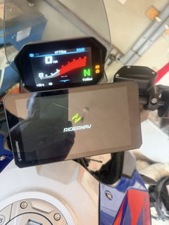 R7M BMW 7-inch Display: Built for BMW. Made for Control