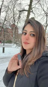 Charu Sharma review photo