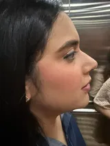 Aveen Kharbanda review photo