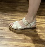 Manon review photo