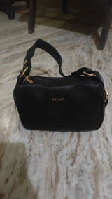 Merina Azmin review photo
