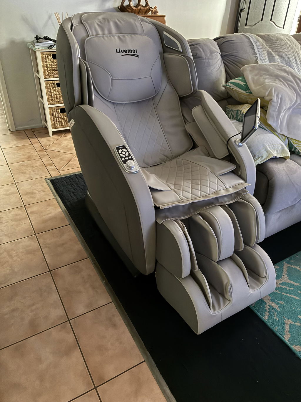 4D Full Body Massage Chair Recliner with SL-Track, Zero Gravity, AI Body Scan, Heat, 12 Auto Programs, LCD Touchscreen & Bluetooth - Grey