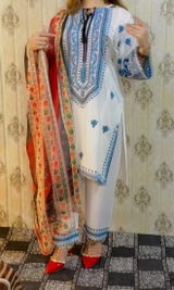 Aqsa Adil review photo
