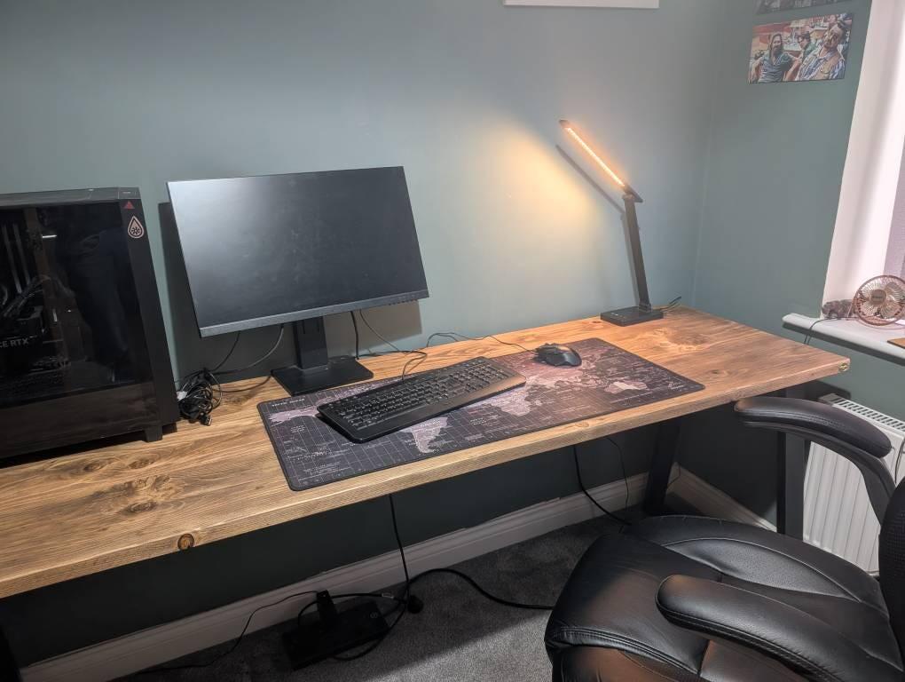 FREJA: Reclaimed Trapezium Desk