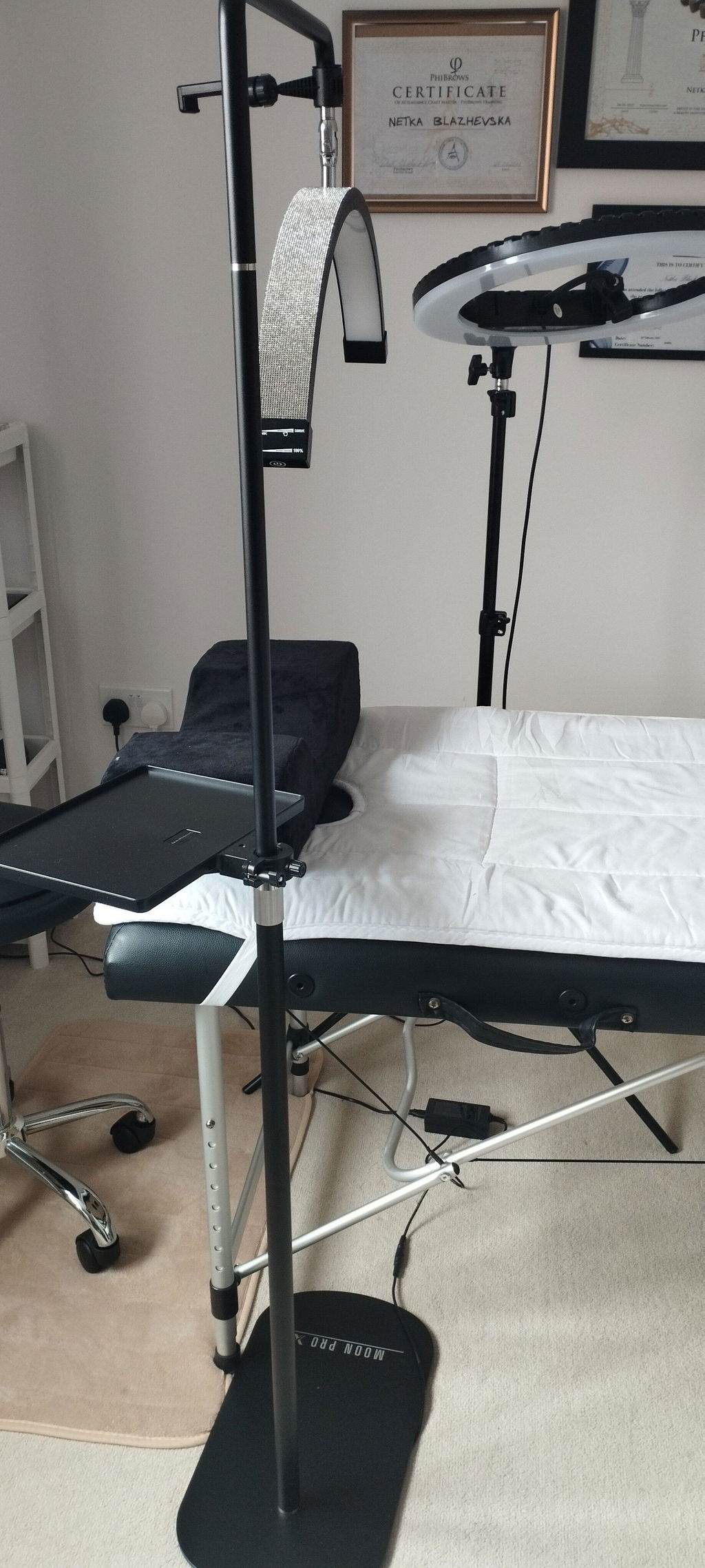 Multi-Angle Diamond Half Moon Lamp - Professional LED Beauty Light 28” | RJ Moon Pro X