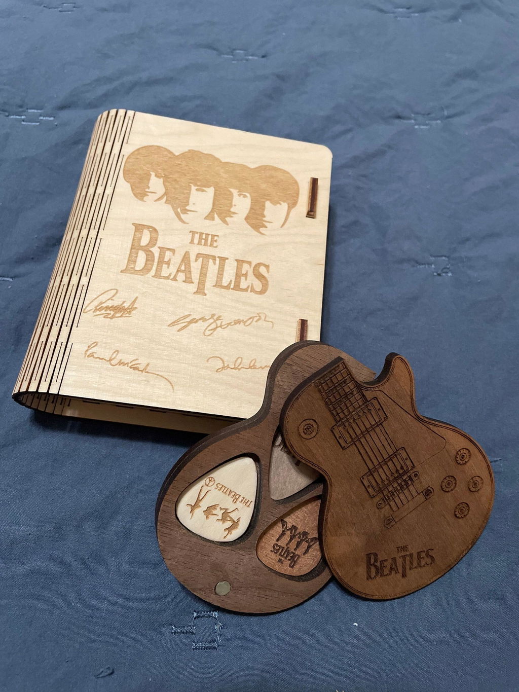 The Beatles guitar pick holder with picks & Gift Box