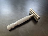 tomoya yoshida review photo