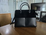 riri nariswari review photo