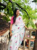 Pooja Patil review photo