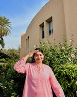 Himani Singh review photo