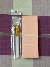 M review photo