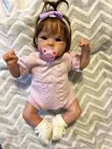 Hilary B. review photo
