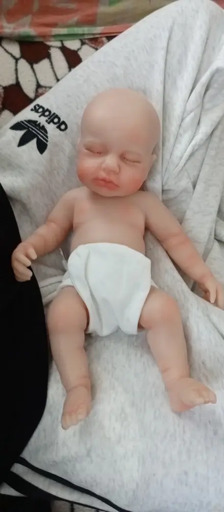 Bambola Reborn realistica da 30 cm completamente in silicone addormentata Loulou