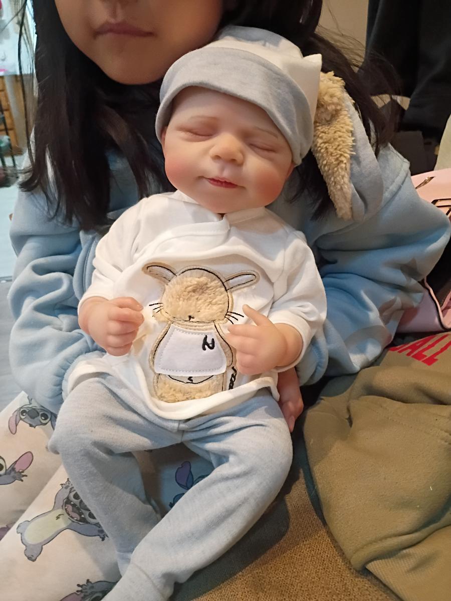 Bambola Reborn Neonata Realistica da 48 cm dipinta a mano con occhi chiusi Pascale