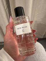 Karolina review photo