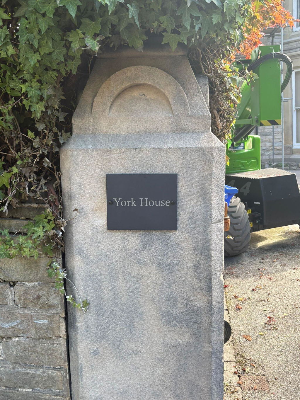 Personalised Engraved Large Slate Plaque/Sign with wall fixings - 25x20cm