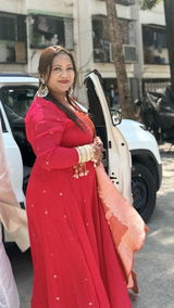 Shubhana Yasmin review photo