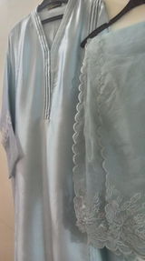 Hina abbas review photo