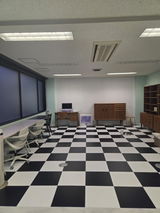 H.M. review photo
