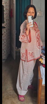 Komal Sharma review photo