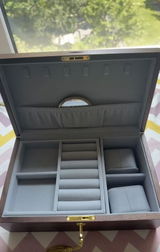 K review photo