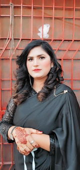 Hira Khalid review photo