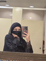 Afifa Sheikh review photo